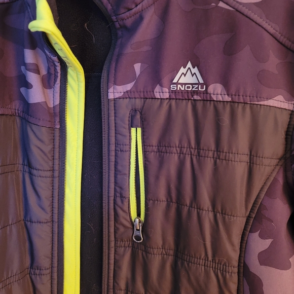 Boy's snow jacket - Picture 3 of 5